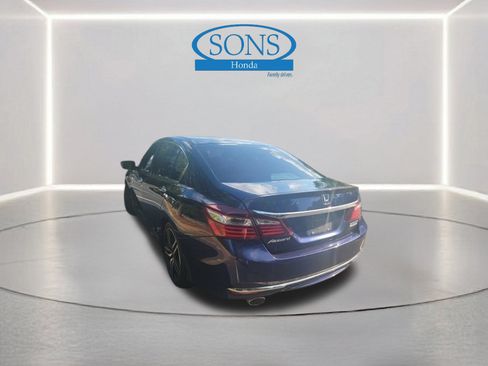Used 2017 Honda Accord Sport Special Edition image 2