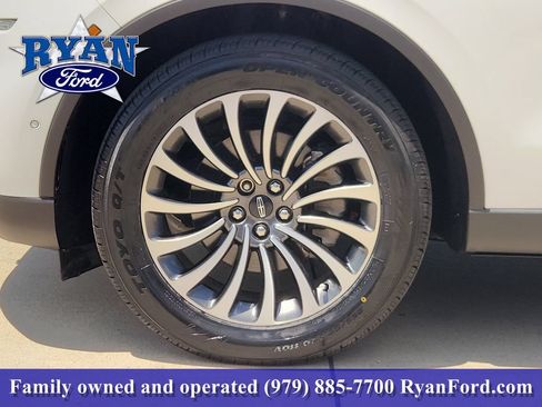 Used 2022 Lincoln Aviator Reserve w/ Equipment Group 201A RWD image 6