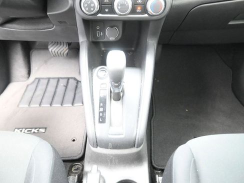 Used 2024 Nissan Kicks S image 9