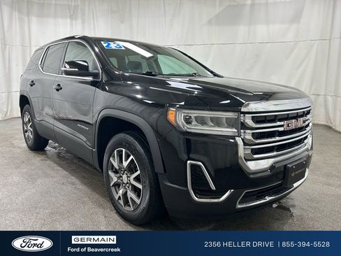 Used 2023 GMC Acadia SLE image 2