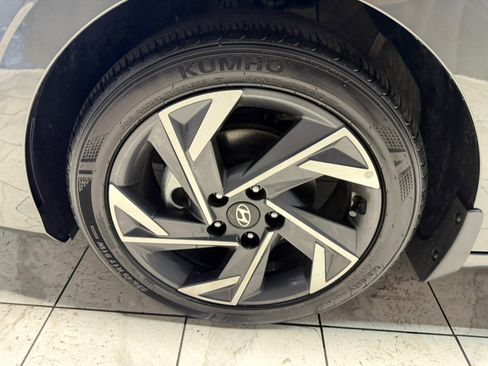Used 2025 Hyundai Elantra Sport image 29