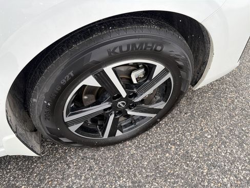 Used 2024 Nissan Sentra SV image 21