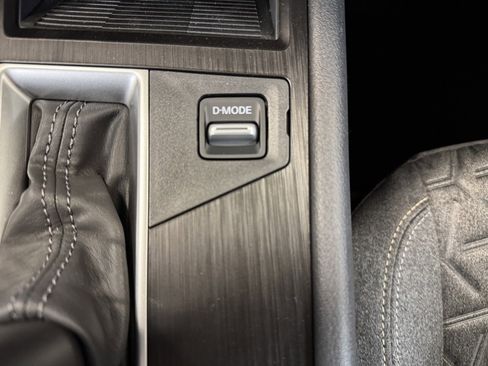 Certified 2025 Nissan Kicks SV image 30