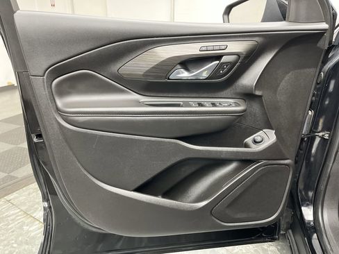 Certified 2024 GMC Terrain SLT image 6