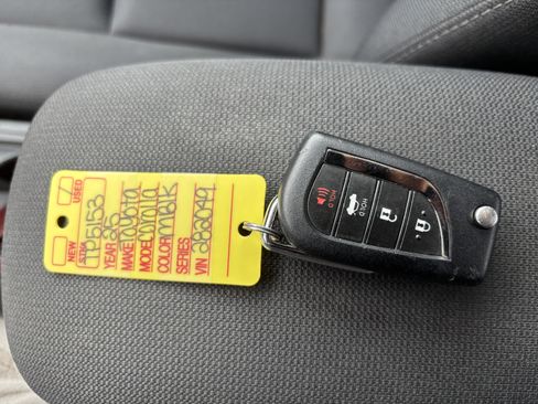 Used 2025 Toyota Corolla LE FWD image 27