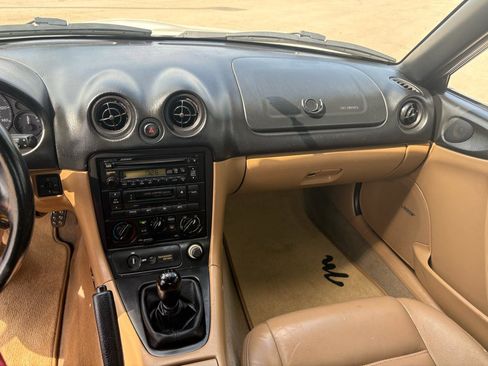 Used 2000 MAZDA MX-5 Miata RWD image 44
