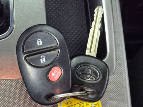 Used 2012 Toyota Tacoma 4x4 Double Cab w/ SR5 Pkg image 30