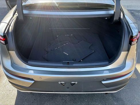 Used 2023 Toyota Crown Limited image 31