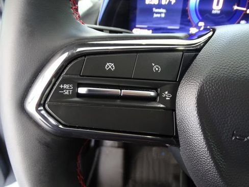 Used 2025 Chevrolet Equinox EV RS w/ Convenience Package II AWD/4WD image 7