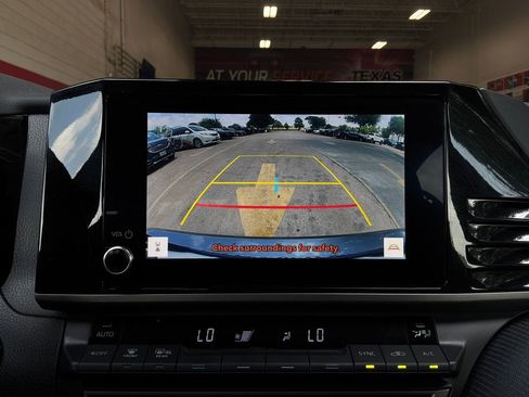 Used 2025 Toyota Camry SE FWD image 31