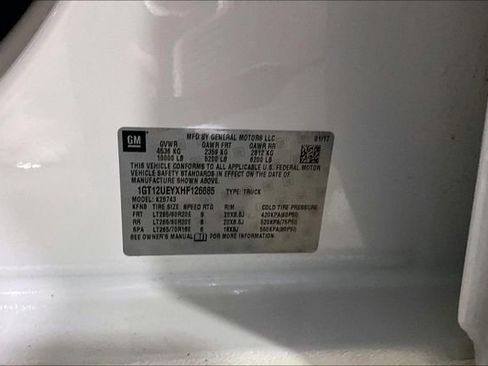 Used 2017 GMC Sierra 2500 Denali w/ Duramax Plus Package AWD/4WD image 32