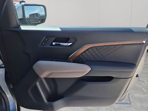 New 2026 GMC Canyon Denali image 13