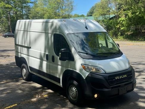 Used 2025 RAM ProMaster 2500 w/ Convenience Group FWD image 5