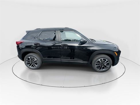 New 2026 Chevrolet TrailBlazer LT image 9