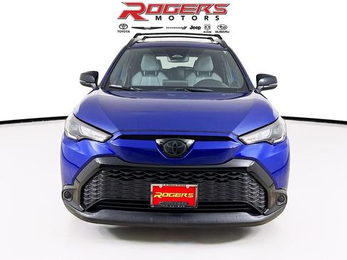 Used 2025 Toyota Corolla Cross AWD Hybrid w/ Moonroof Package image 7