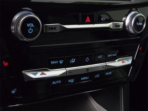 Used 2023 Ford Explorer ST-Line w/ Class IV Trailer Tow Package image 25