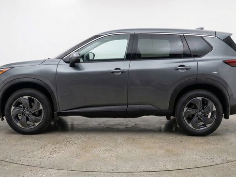 Used 2025 Nissan Rogue SV image 3