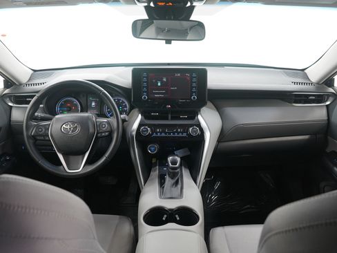 Used 2021 Toyota Venza LE image 14