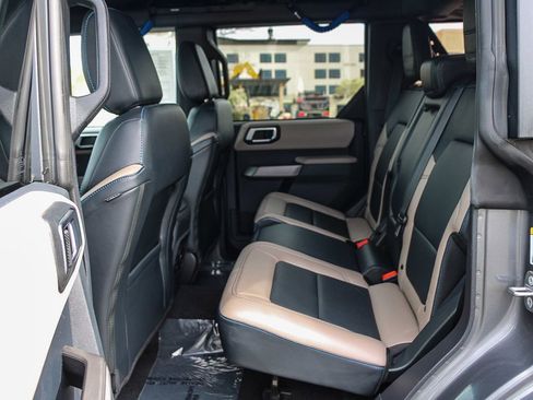 Used 2022 Ford Bronco Wildtrak image 18