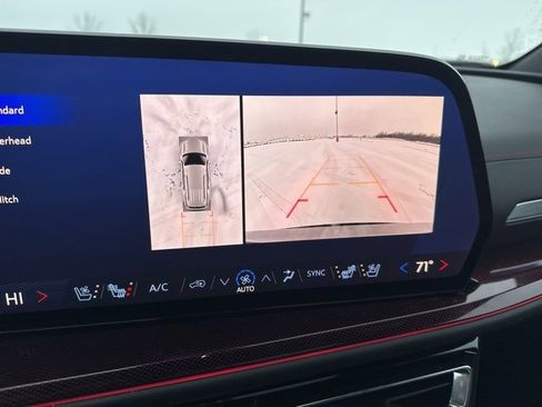 Used 2024 Chevrolet Traverse RS image 14