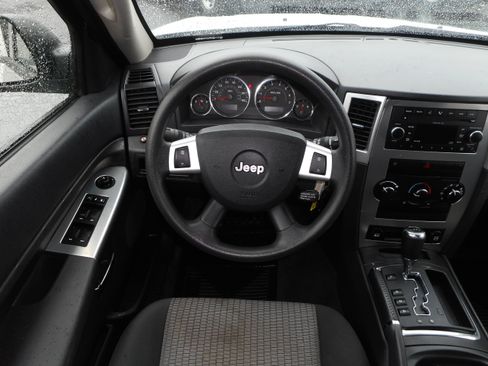 Used 2009 Jeep Grand Cherokee Laredo AWD/4WD image 19