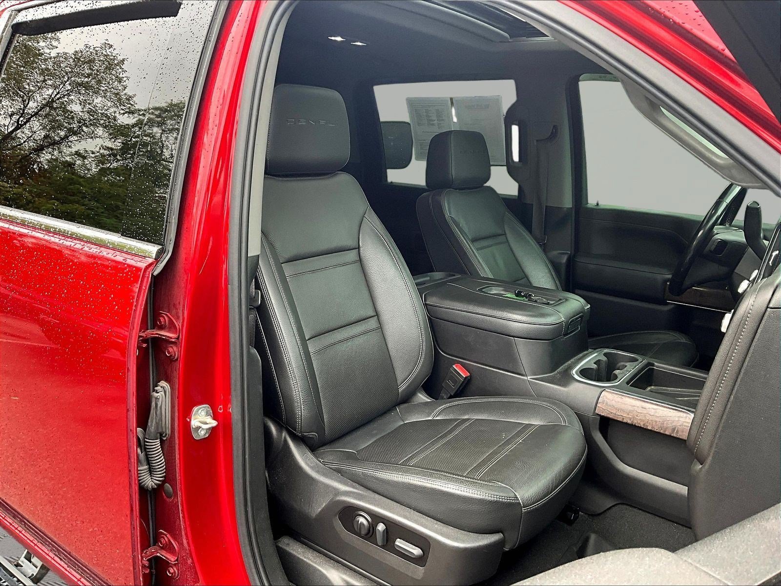 Used 2022 GMC Sierra 2500 Denali w/ Denali Ultimate Package AWD/4WD image 29