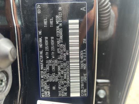 Used 2024 Toyota Highlander LE image 23