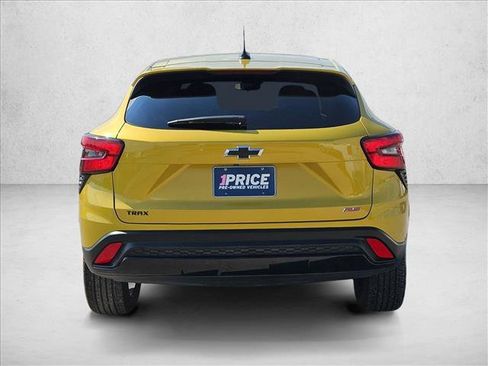 Used 2024 Chevrolet Trax RS w/ Driver Confidence Package FWD image 6