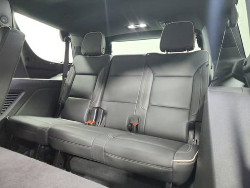 Used 2025 GMC Yukon Elevation RWD image 36