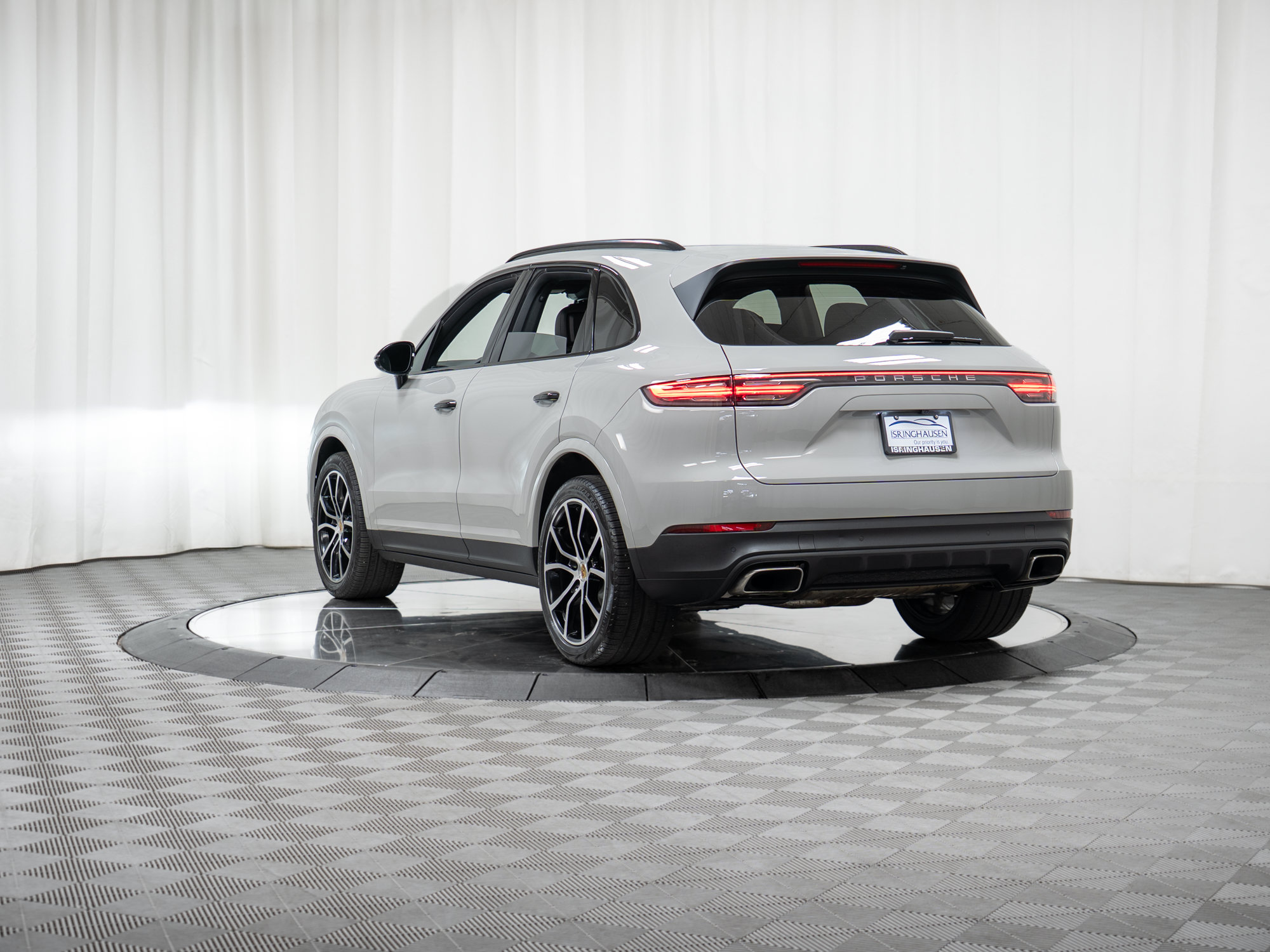 Used 2021 Porsche Cayenne AWD/4WD image 32