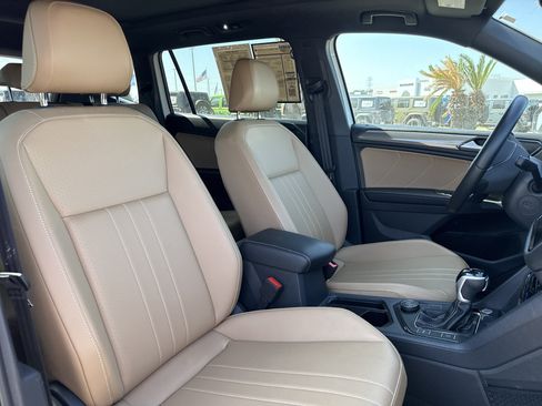 Used 2024 Volkswagen Tiguan SE R-Line image 31