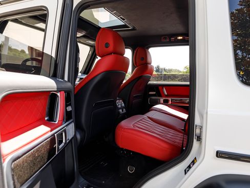 Used 2024 Mercedes-Benz G 63 AMG 4MATIC image 35