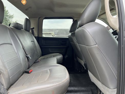 Used 2018 RAM 2500 Tradesman w/ Chrome Appearance Group image 17