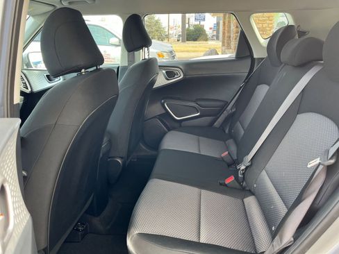 Used 2025 Kia Soul LX w/ LX Technology Package image 23
