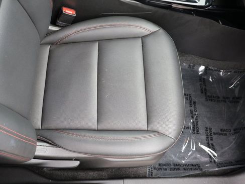 Used 2024 Chevrolet Trax RS w/ Sunroof Package image 34