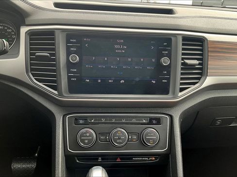 Used 2021 Volkswagen Atlas SE image 16