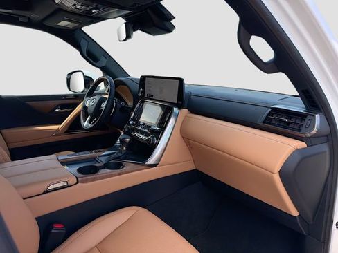 New 2026 Lexus LX 600 4WD w/ Luxury Package image 15