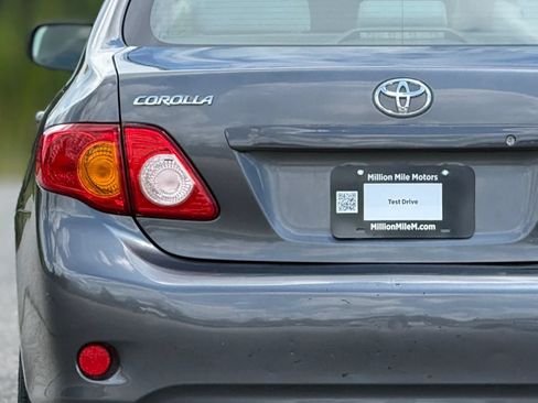 Used 2010 Toyota Corolla LE FWD image 13