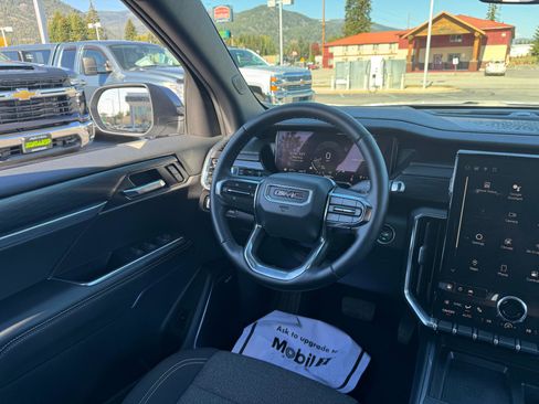 Used 2025 GMC Acadia Elevation image 24