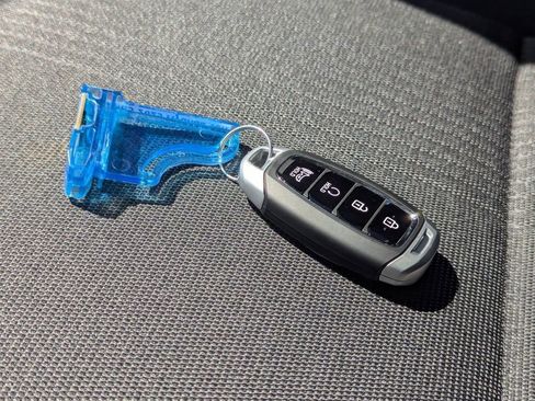 New 2025 Hyundai Venue Limited image 31