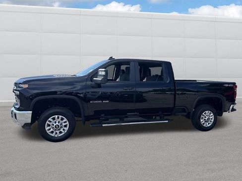 Used 2025 Chevrolet Silverado 2500 LT w/ Convenience Package AWD/4WD image 2