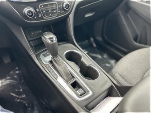 Used 2020 Chevrolet Equinox LT w/ Driver Convenience Package image 66