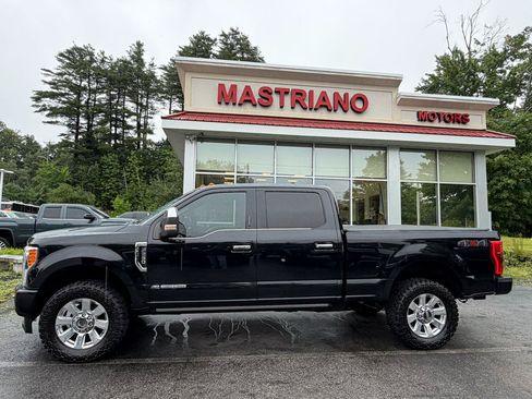 Used 2019 Ford F250 Platinum w/ Platinum Ultimate Package AWD/4WD image 10