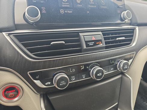 Used 2019 Honda Accord EX image 21