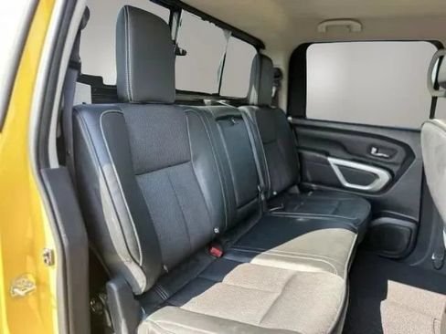 Used 2018 Nissan Titan PRO-4X AWD/4WD image 16