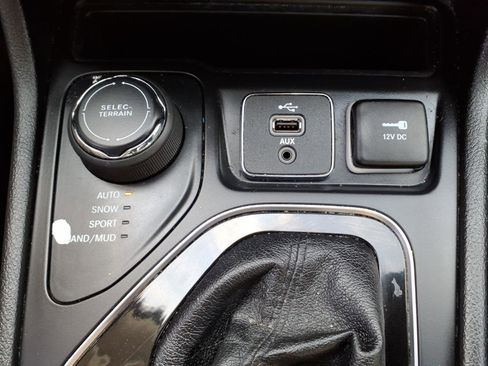 Certified 2019 Jeep Cherokee Limited image 15