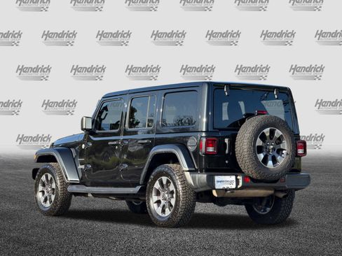 Used 2018 Jeep Wrangler Unlimited Sahara image 7