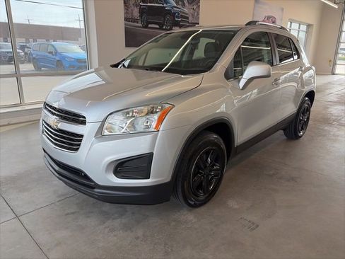 Used 2016 Chevrolet Trax LT w/ LT Convenience Package AWD/4WD image 1