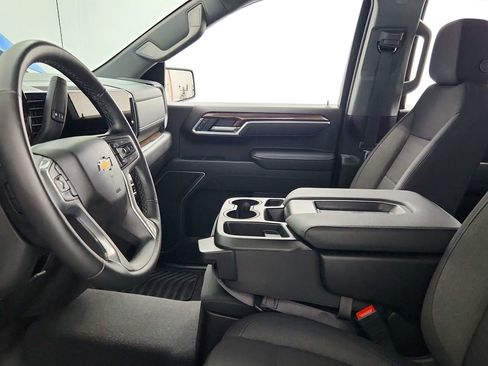 Used 2025 Chevrolet Silverado 1500 LT AWD/4WD image 17