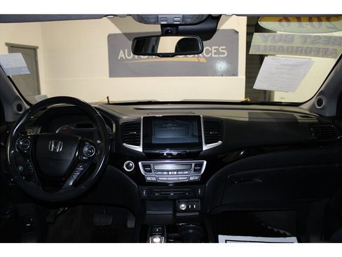 Used 2016 Honda Pilot Touring image 14
